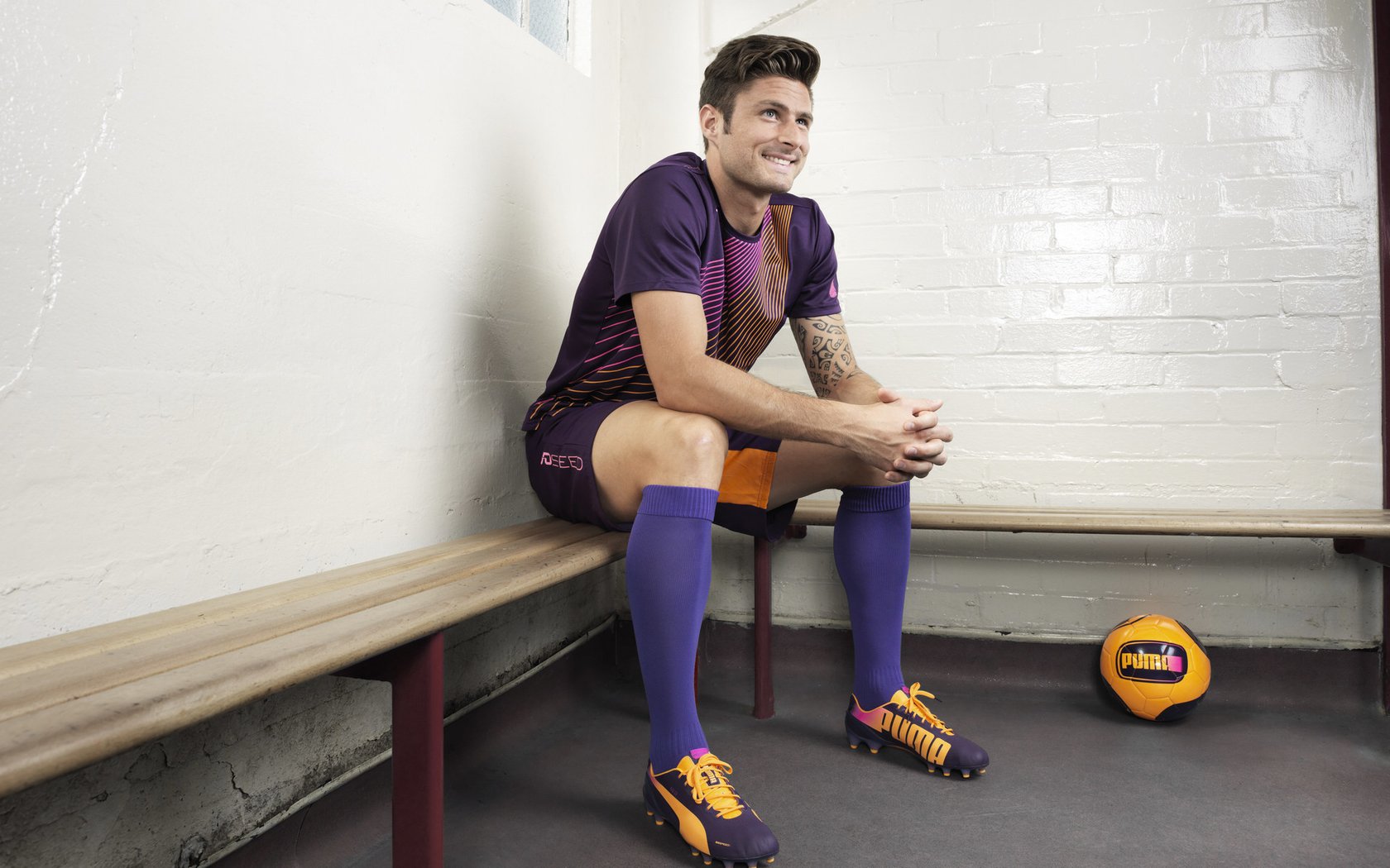 “英超强队力争三分，争夺榜首位置”，英超强度大